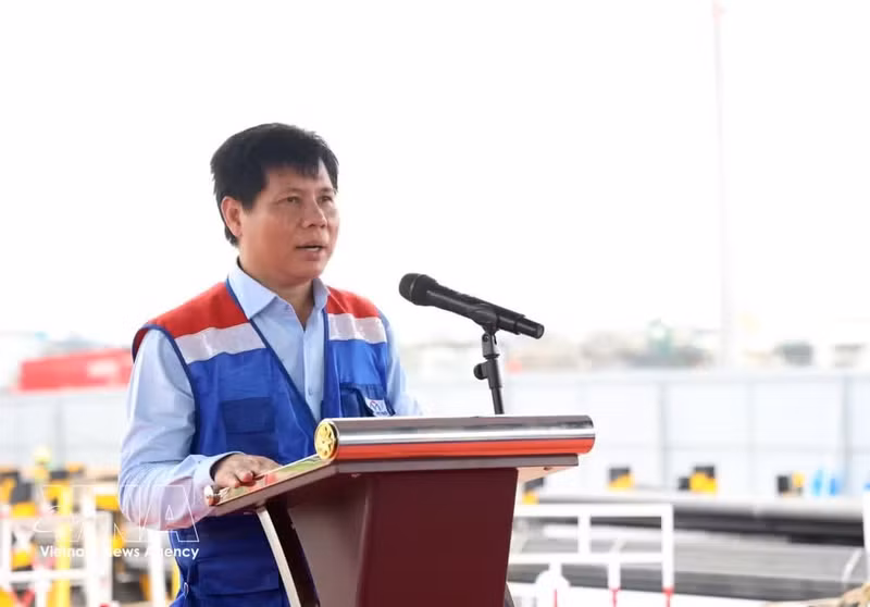Phan Cong Bang, jefe de la Junta de Gestión del Ferrocarril Urbano de Ciudad Ho Chi Minh, en el evento. (Foto: VNA)