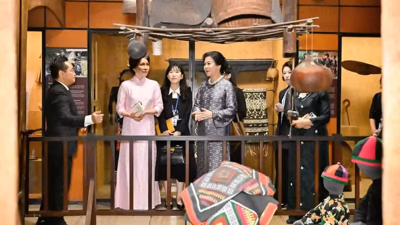 Las damas en el evento. ( Foto: Ministerio de Relaciones Exteriores de Vietnam)