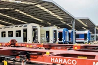 Muchas empresas nacionales participan en los campos como construcción de nuevos vagones, locomotoras, instalación de equipos y materiales ferroviarios. (Fotografía: baodautu.vn)