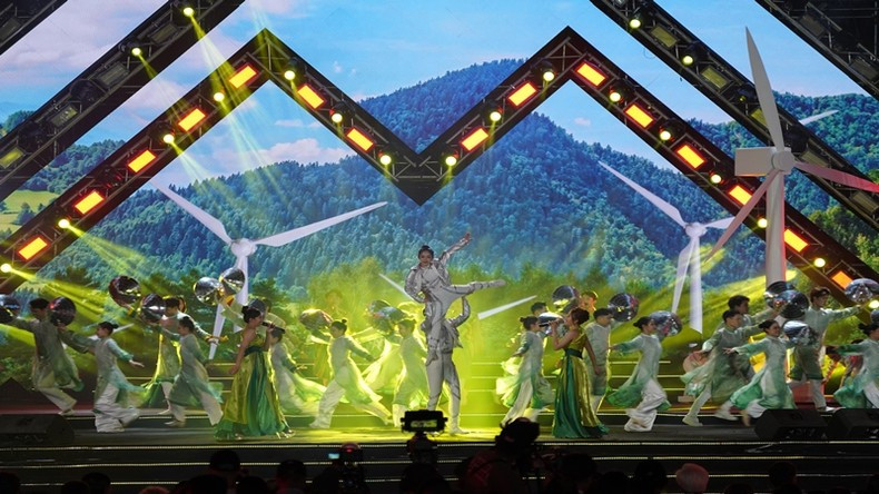 u Una actuación artística en la cita u Una actuación artística en la cita