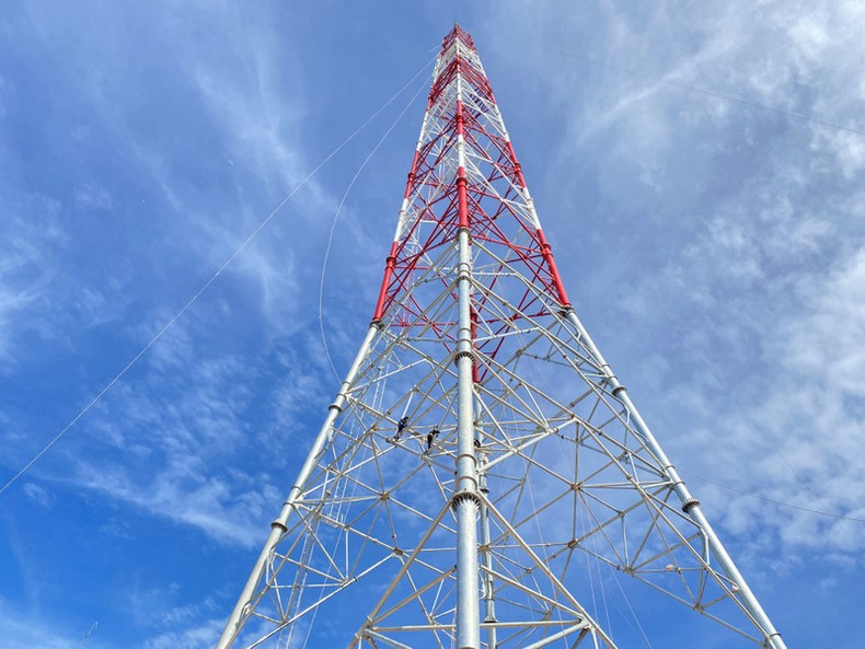 El poste 136 ha sido instalado.