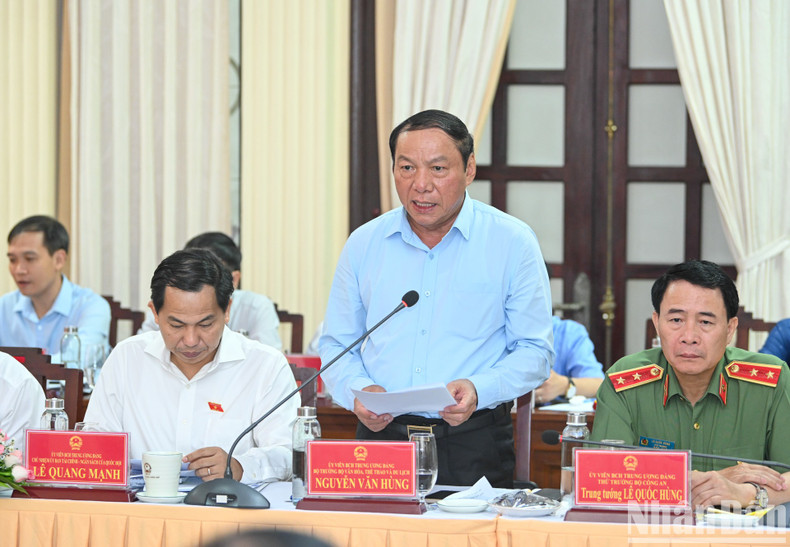 El ministro vietnamita de Cultura, Deportes y Turismo, Nguyen Van Hung, habla en el evento. El ministro vietnamita de Cultura, Deportes y Turismo, Nguyen Van Hung, habla en el evento.