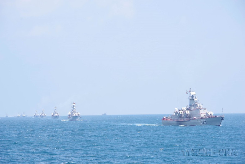 Actividades de entrenamiento y tiro real en el mar del Comando de la Región Naval 2 (2021). Actividades de entrenamiento y tiro real en el mar del Comando de la Región Naval 2 (2021).
