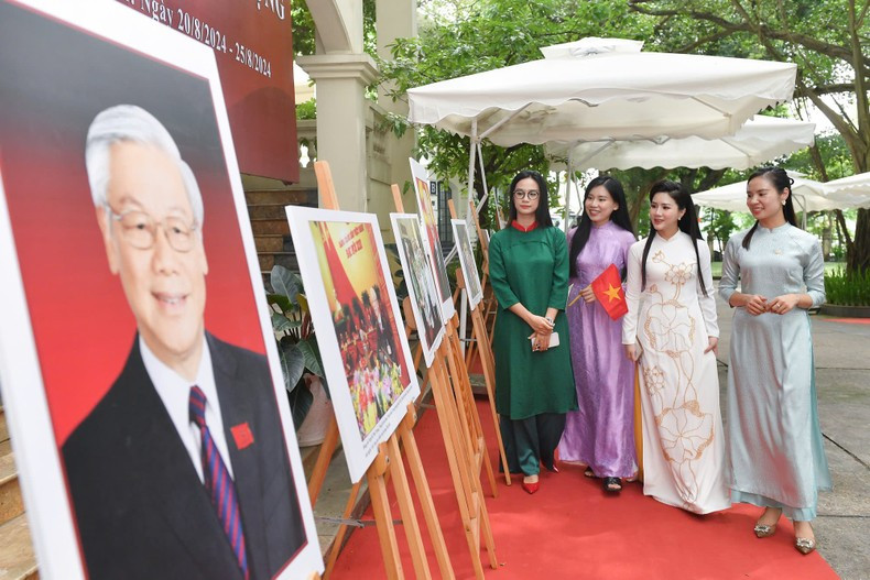 La exposición estará abierta hasta el 25 de este mes en número 71 de la calle de Hang Trong.