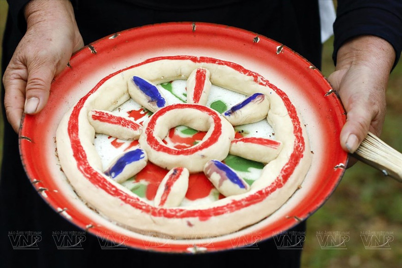 El pastel Nang Hai se usa únicamente durante el Festival Nang Hai. El pastel Nang Hai se usa únicamente durante el Festival Nang Hai.