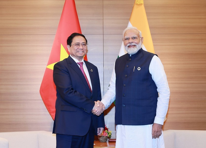 El primer ministro de Vietnam, Pham Minh Chinh, se reúne con su homólogo indio, Narendra Modi, en la Cumbre Ampliada del Cumbre del Grupo de los principales países industrializados del mundo (G7) en Hiroshima, Japón, el 20 de mayo de 2023.