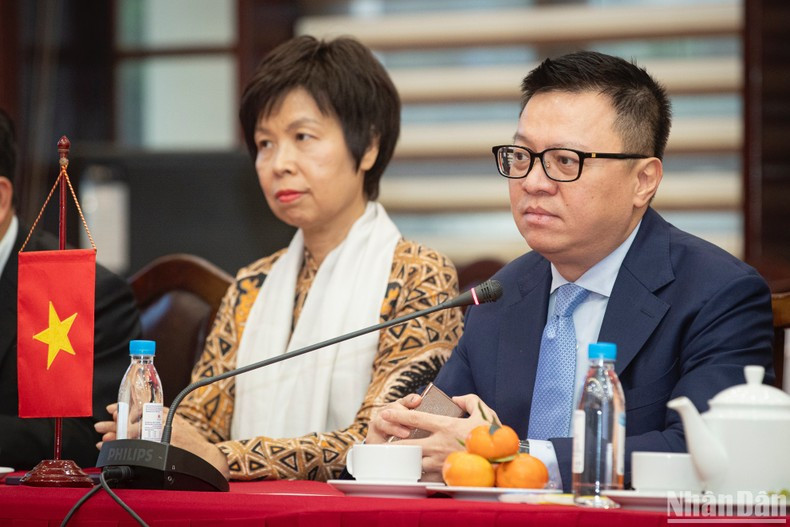 El presidente-editor del periódico Nhan Dan (Pueblo), Le Quoc Minh, habla en la cita El presidente-editor del periódico Nhan Dan (Pueblo), Le Quoc Minh, habla en la cita