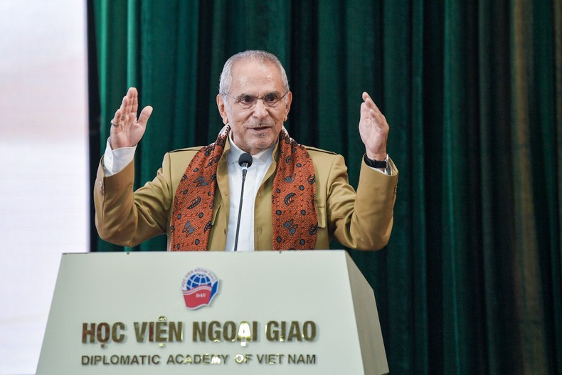 El presidente de Timor Oriental, José Ramos-Horta, interviene en el acto. El presidente de Timor Oriental, José Ramos-Horta, interviene en el acto.