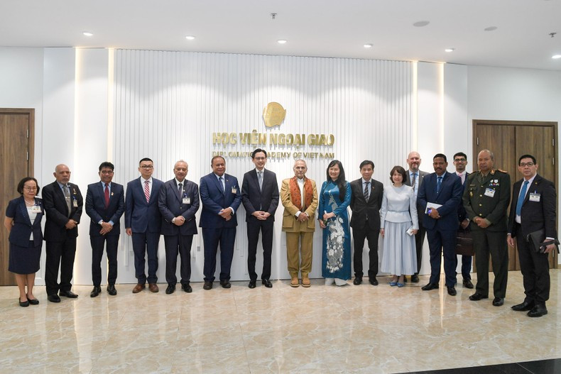 El presidente de Timor Oriental, José Ramos-Horta, y los delegados. El presidente de Timor Oriental, José Ramos-Horta, y los delegados.