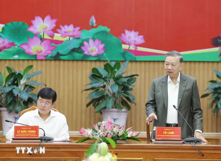 El secretario general del Partido Comunista de Vietnam, To Lam, habla en el evento. El secretario general del Partido Comunista de Vietnam, To Lam, habla en el evento.