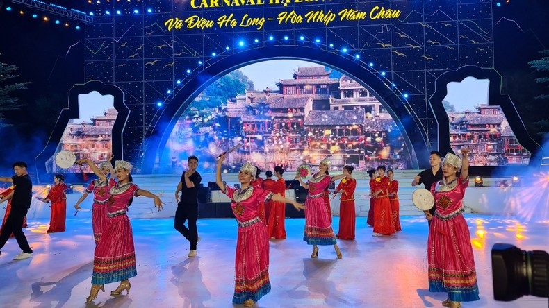 Representación artística especial en el evento.