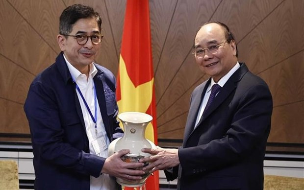 El presidente vietnamita, Nguyen Xuan Phuc, y el titular de la Cámara de Comercio e Industria de Indonesia (KADIN), Arsjad Rasjid (Fotografía:VNA)
