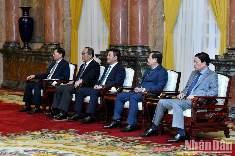 Delegados vietnamitas en el evento.