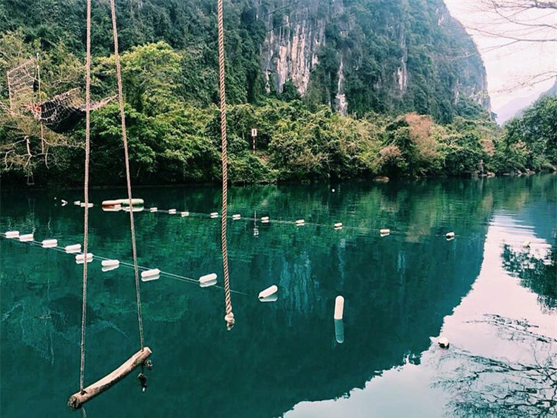 La corriente Nuoc Mooc es parte del Parque Nacional Phong Nha-Ke Bang. (Foto: Bui Quoc Thong) Suối Nước Moọc thuộc phân khu dịch vụ - hành chính vườn quốc gia Phong Nha - Kẻ Bàng, Quảng Bình. Ảnh: Bùi Quốc Thống.