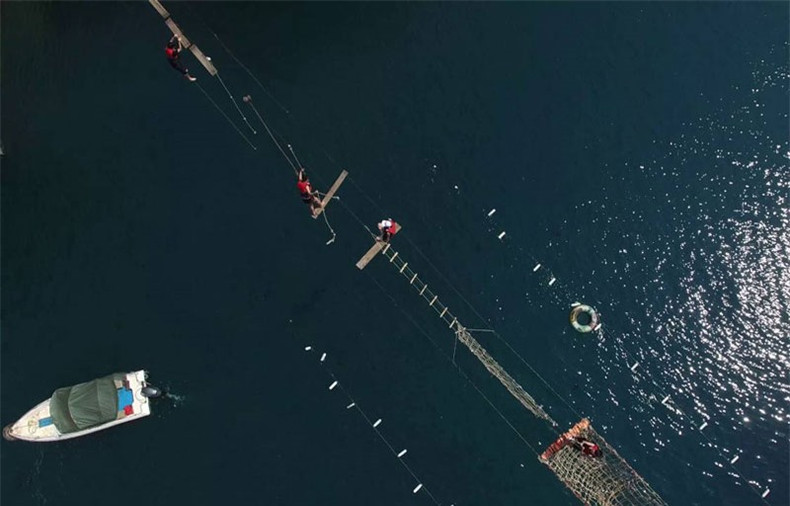El arroyo está ubicado en la comuna de Phuc Trach, distrito de Bo Trach, provincia de Quang Binh. (Foto: Gonusfilm) Suối thuộc địa bàn xã Phúc Trạch, huyện Bố Trạch, tỉnh Quảng Bình. Ảnh: Gonusfilm.