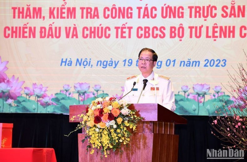 El mayor general Tran Hai Quan del Alto Mando de Guardia pronuncia un discurso. El mayor general Tran Hai Quan del Alto Mando de Guardia pronuncia un discurso.
