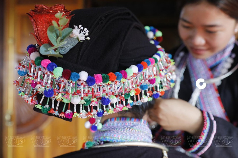 Las mujeres de la etnia lao del distrito de Tam Duong, de la provincia de Lai Chau, usan este singular pañuelo. (Foto: Revista Vietnam)