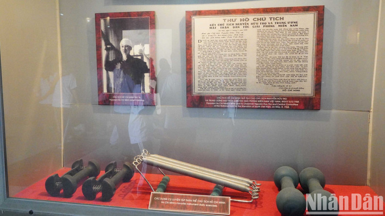 Aquí también se guardan y exhiben objetos asociados con la vida del Tío Ho. Aquí también se guardan y exhiben objetos asociados con la vida del Tío Ho.