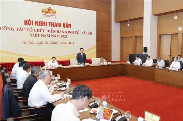 El presidente de la Asamblea Nacional de Vietnam, Vuong Dinh Hue, presidió la conferencia consultiva sobre la organización del Foro Socioeconómico de Vietnam de 2023 (Foto: VNA) El presidente de la Asamblea Nacional de Vietnam, Vuong Dinh Hue, presidió la conferencia consultiva sobre la organización del Foro Socioeconómico de Vietnam de 2023 (Foto: VNA)