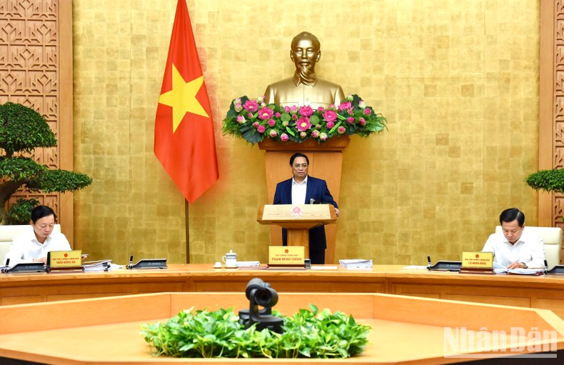 El primer ministro vietnamita, Pham Minh Chinh, preside la reunión ordinaria del Gobierno en agosto.