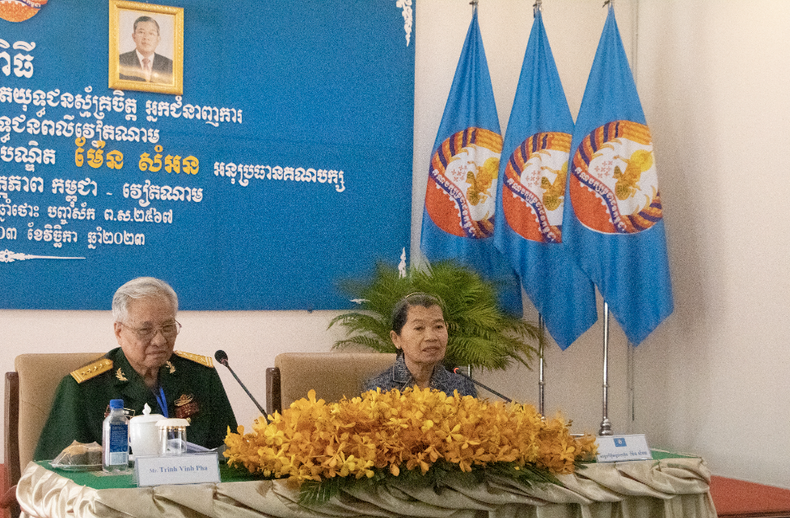 La presidenta de la Asociación de Amistad Camboya-Vietnam, Men Sam An, interviene en la cita La presidenta de la Asociación de Amistad Camboya-Vietnam, Men Sam An, interviene en la cita
