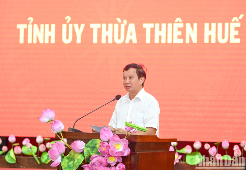 El secretario del Comité provincial del Partido de Thua Thien Hue, Le Truong Luu, interviene en la cita. El secretario del Comité provincial del Partido de Thua Thien Hue, Le Truong Luu, interviene en la cita.