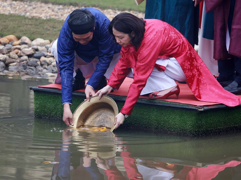 Realizan el levantamiento de “Cay Neu” (árbol de Neu) en la Ciudadela Imperial de Thang Long.