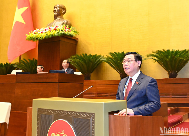 El titular del Parlamento, Vuong Dinh Hue, pronuncia el discurso de apertura. El titular del Parlamento, Vuong Dinh Hue, pronuncia el discurso de apertura.