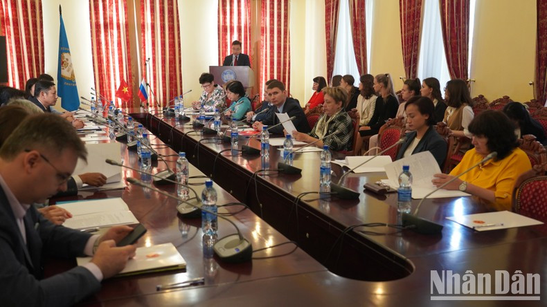 En el seminario "Idioma vietnamita en Rusia: perspectivas y desafíos". (Foto: Xuan Hung)