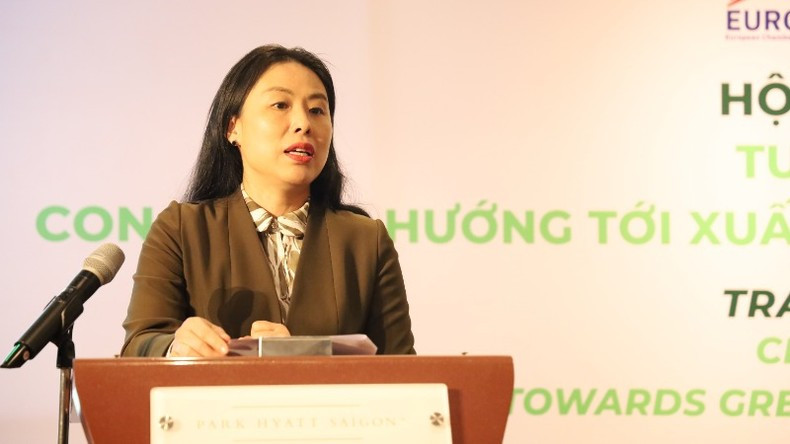 Ho Thi Quyen, subjefa del Centro de Promoción Comercial e Inversión de Ciudad Ho Chi Minh, habla en la cita.