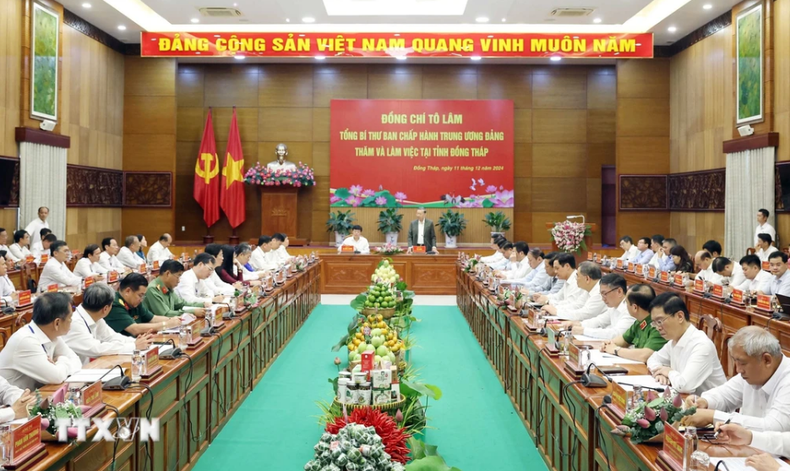 El secretario general del Partido Comunista de Vietnam, To Lam preside la reunión. El secretario general del Partido Comunista de Vietnam, To Lam preside la reunión.
