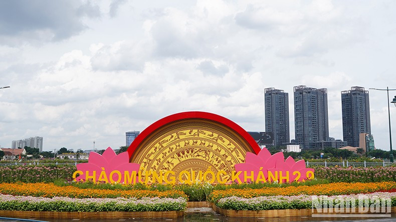 Un rincón decorativo en el parque del muelle Bach Dang. Un rincón decorativo en el parque del muelle Bach Dang.