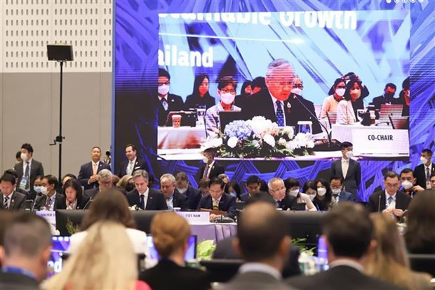 En la 33ª Reunión Ministerial de APEC en Bangkok, Tailandia (Foto:VNA) En la 33ª Reunión Ministerial de APEC en Bangkok, Tailandia (Foto:VNA)