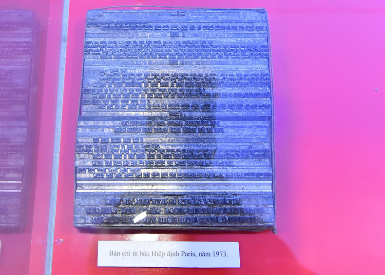 Un tipo de plomo para imprimir los Acuerdos de París de 1973. (Foto: THUY NGUYEN) Un tipo de plomo para imprimir los Acuerdos de París de 1973. (Foto: THUY NGUYEN)