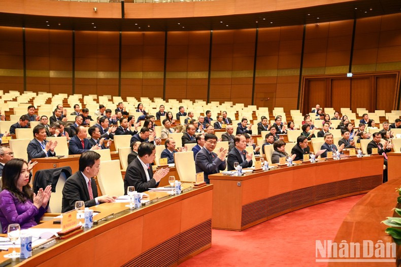 Los líderes de las Comisiones del Parlamento, la Cancillería y delegados en el acto.