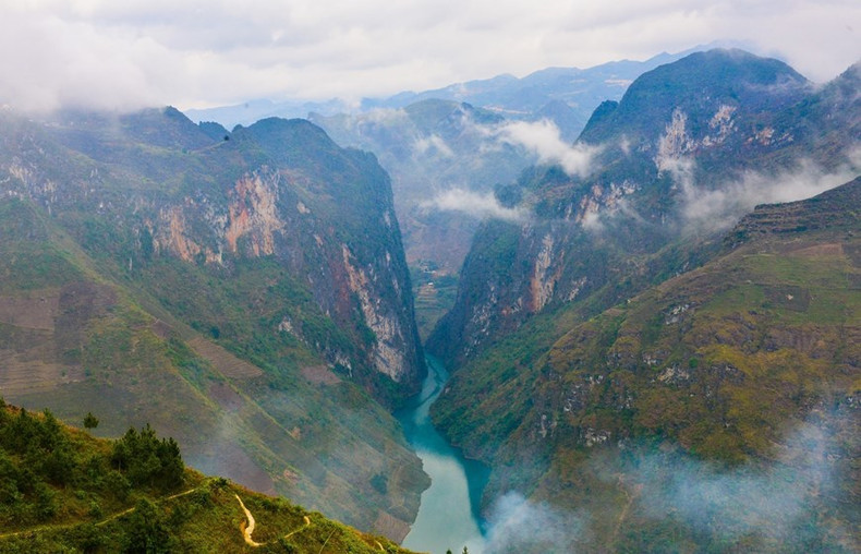 Callejón Tu San, un magnífico paisaje de Ha Giang. Callejón Tu San, un magnífico paisaje de Ha Giang.