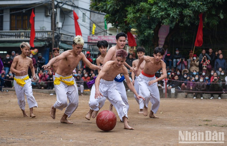 Debido a los impactos de la pandemia de Covid-19, la fiesta fue pospuesta por dos años. En este, el evento fue cuidadosamente preparado y atrajo a lugareños y turistas. Debido a los impactos de la pandemia de Covid-19, la fiesta fue pospuesta por dos años. En este, el evento fue cuidadosamente preparado y atrajo a lugareños y turistas.