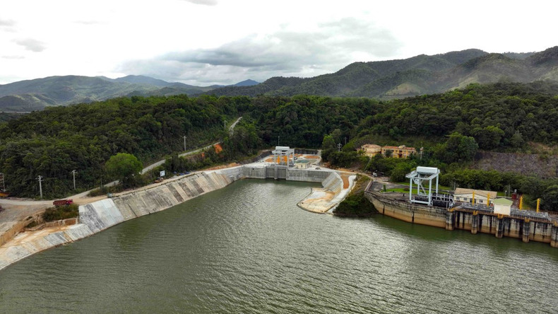 El embalse para producir electricidad en las centrales hidroeléctricas ampliadas de Ialy, distrito de Chu Pah, provincia de Gia Lai. El embalse para producir electricidad en las centrales hidroeléctricas ampliadas de Ialy, distrito de Chu Pah, provincia de Gia Lai.