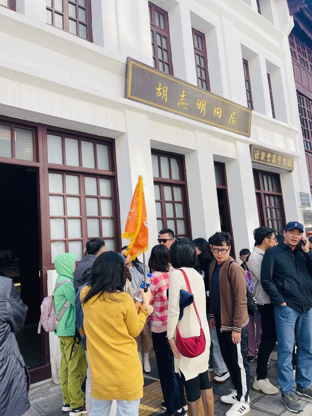 Desde su apertura, la reliquia ha recibido numerosos turistas, muchos de ellos vietnamitas. Desde su apertura, la reliquia ha recibido numerosos turistas, muchos de ellos vietnamitas.