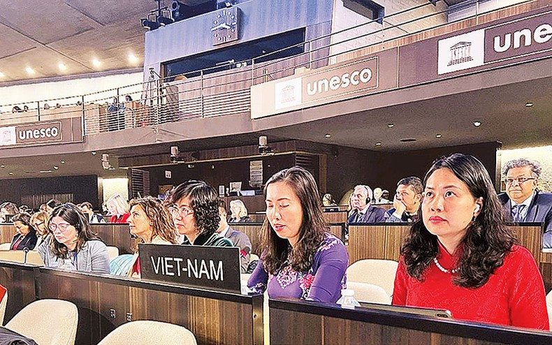 Misión vietnamita en la reunión del Consejo Ejecutivo de la Unesco. (Fotografía: Ministerio de Relaciones Exteriores)
