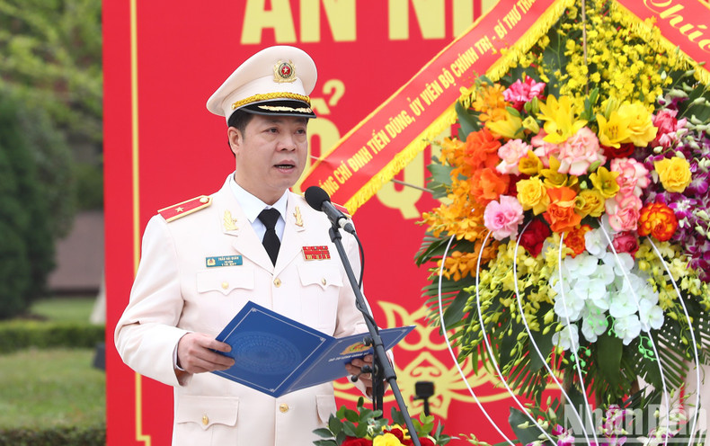 El mayor general Tran Hai Quan del Alto Mando de Guardia pronuncia un discurso de apertura. El mayor general Tran Hai Quan del Alto Mando de Guardia pronuncia un discurso de apertura.