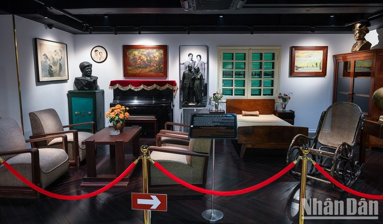 El Museo respeta el estilo arquitectónico de la casa situada en el número 34 de la calle Ly Nam De, donde vivieron el General y su familia de 1955 a 1986. El Museo respeta el estilo arquitectónico de la casa situada en el número 34 de la calle Ly Nam De, donde vivieron el General y su familia de 1955 a 1986.