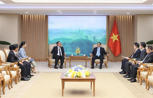 El primer ministro Pham Minh Chinh recibe al ministro de Planificación e Inversión de Laos, Khamchen Vongphosy. (Foto: VNA) El primer ministro Pham Minh Chinh recibe al ministro de Planificación e Inversión de Laos, Khamchen Vongphosy. (Foto: VNA)