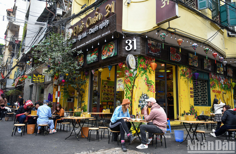 La zona nocturna fue inaugurada el 23 de diciembre de 2022.