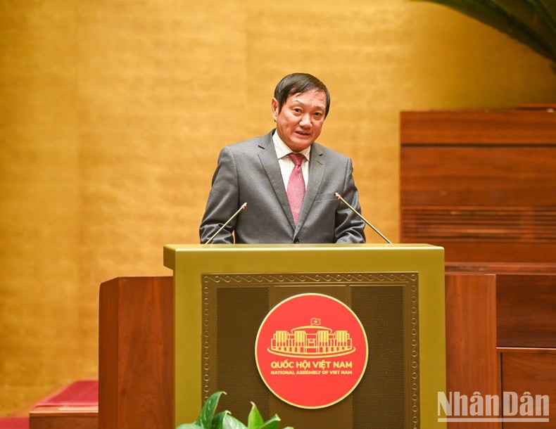El embajador de Hanói en Laos, Nguyen Ba Hung.