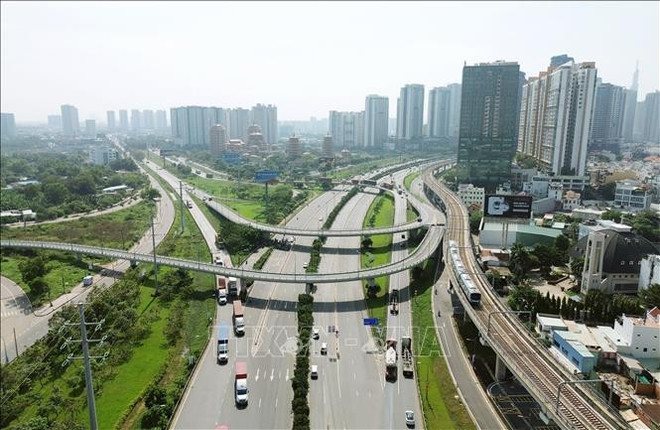 Estación Rach Chiec, parte de la línea 1 del metro de Ciudad Ho Chi Minh que conecta el mercado Ben Thanh en el Distrito 1 con el parque temático Suoi Tien en la ciudad de Thu Duc. (Foto: VNA)