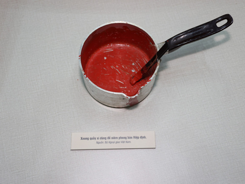 La cacerola vajilla se utilizó para sellar los Acuerdos. (Fotografía: Centro Nacional de Archivos III) La cacerola vajilla se utilizó para sellar los Acuerdos. (Fotografía: Centro Nacional de Archivos III)