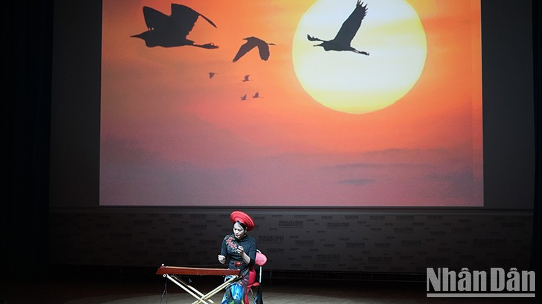 Una actuación artística en el evento