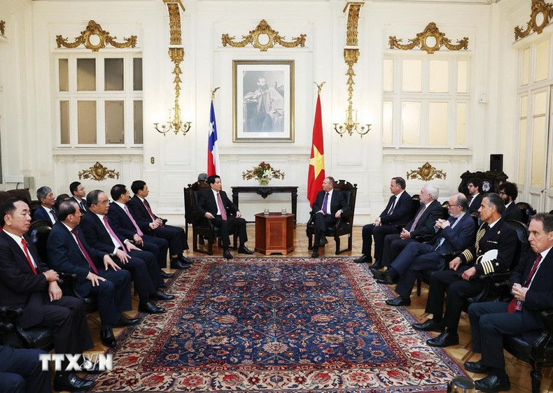El presidente de Vietnam, Luong Cuong, se reúne con el titular del Senado de Chile, José García Ruminot. El presidente de Vietnam, Luong Cuong, se reúne con el titular del Senado de Chile, José García Ruminot.
