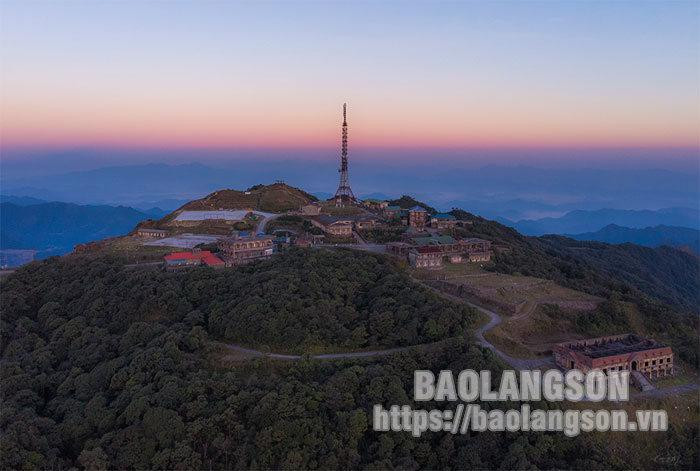 Villas antiguas al amanecer.